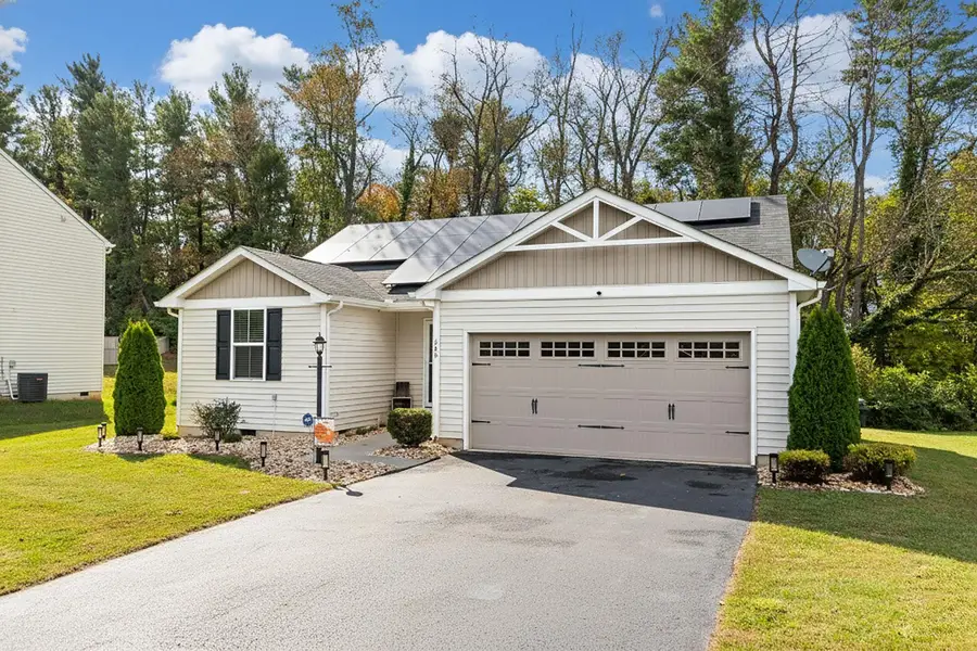 245 Claybrook Dr, Waynesboro, VA 22980 - Image #3