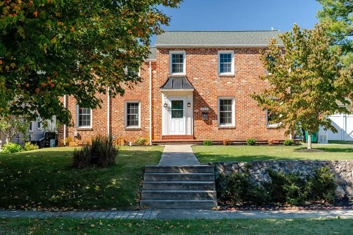 215 Crompton Rd, Waynesboro, VA 22980 - Image #1