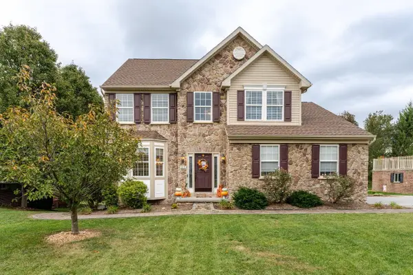 209 Buchanan Dr, Broadway, VA 22815