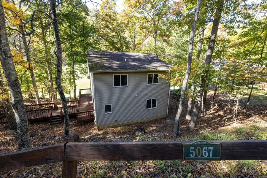 5067 Nicklaus Ln, McGaheysville, VA 22840 - Image #2