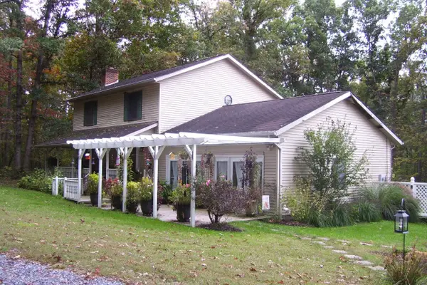 743 Comertown Rd, Shenandoah, VA 22849