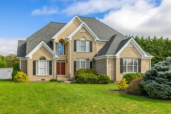 2404 Village Dr, Waynesboro, VA 22980