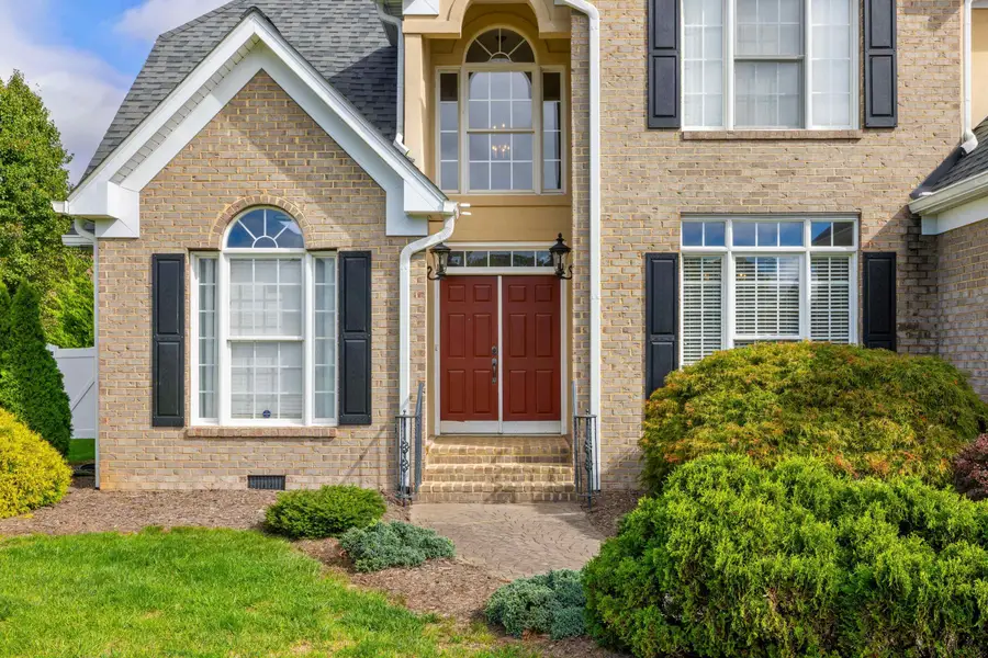 2404 Village Dr, Waynesboro, VA 22980 - Image #2