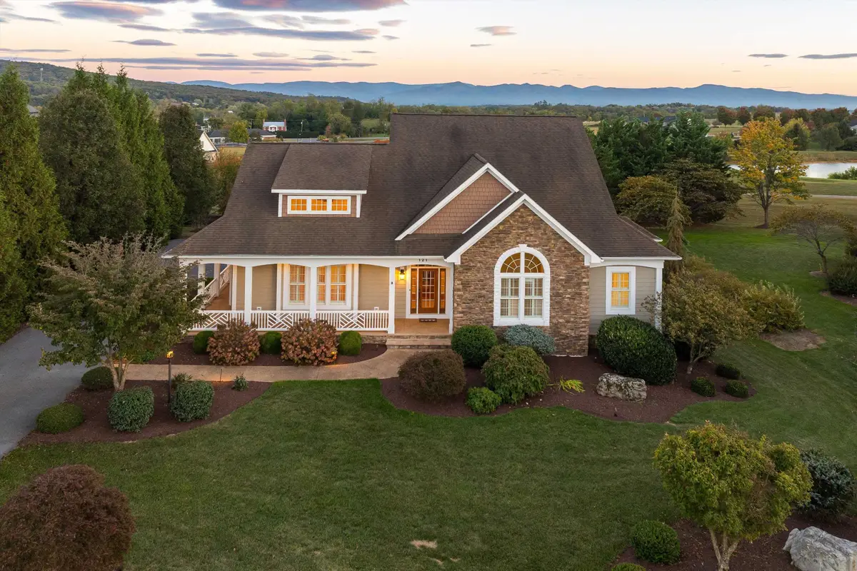 121 Claremont Ave, Massanetta Springs, VA 22801 - #1