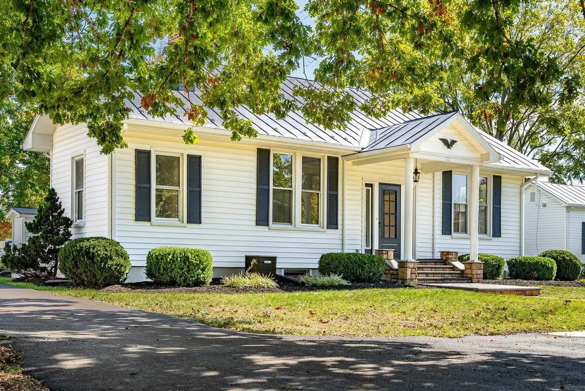 96 Park Ave, Grottoes, VA 24441 - #1