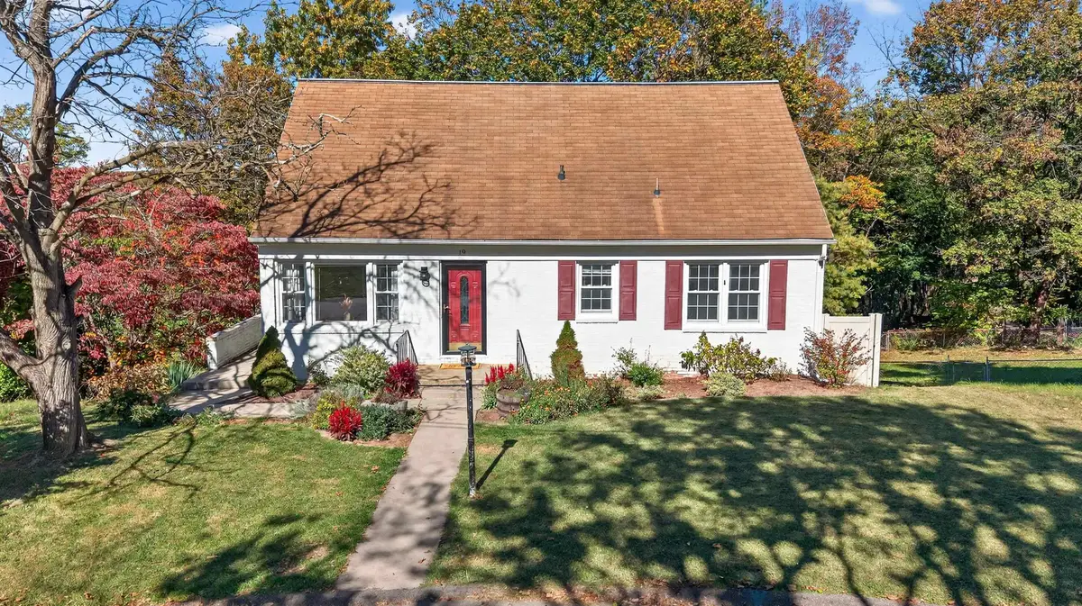 19 Lynnhaven Dr N, Staunton, VA 24401 - Image #1