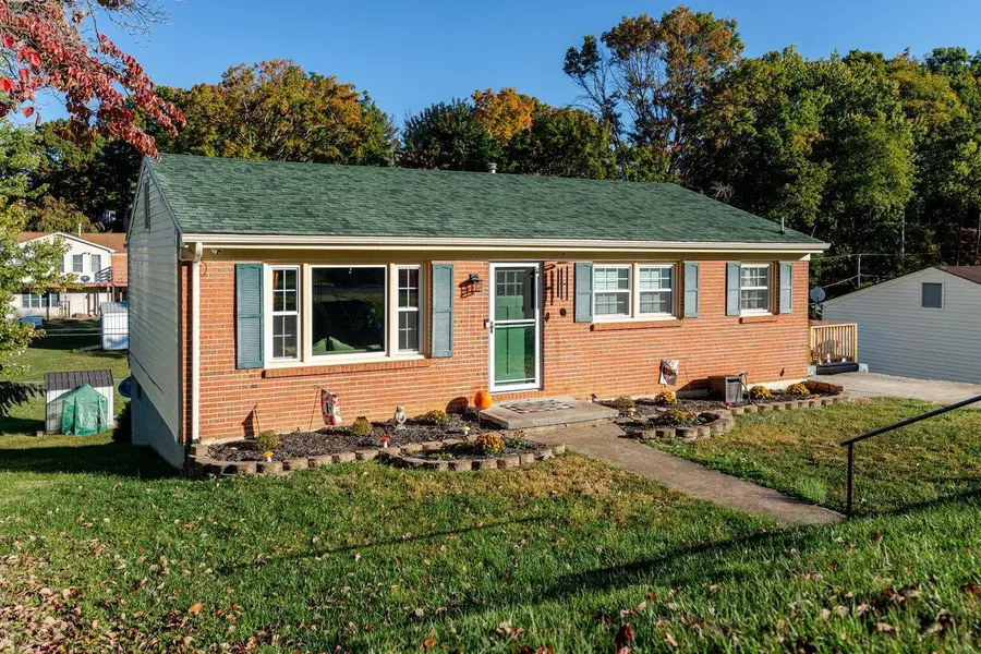 316 Thomas St, Staunton, VA 24401 - Image #2