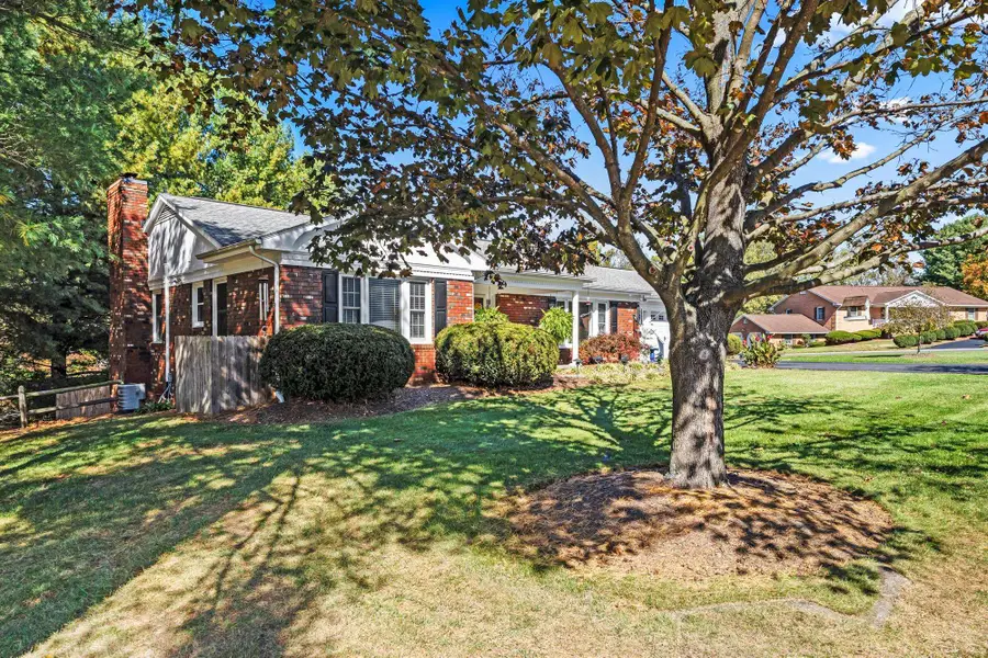 9 Cobblestone Ct S, Fishersville, VA 22939 - Image #2