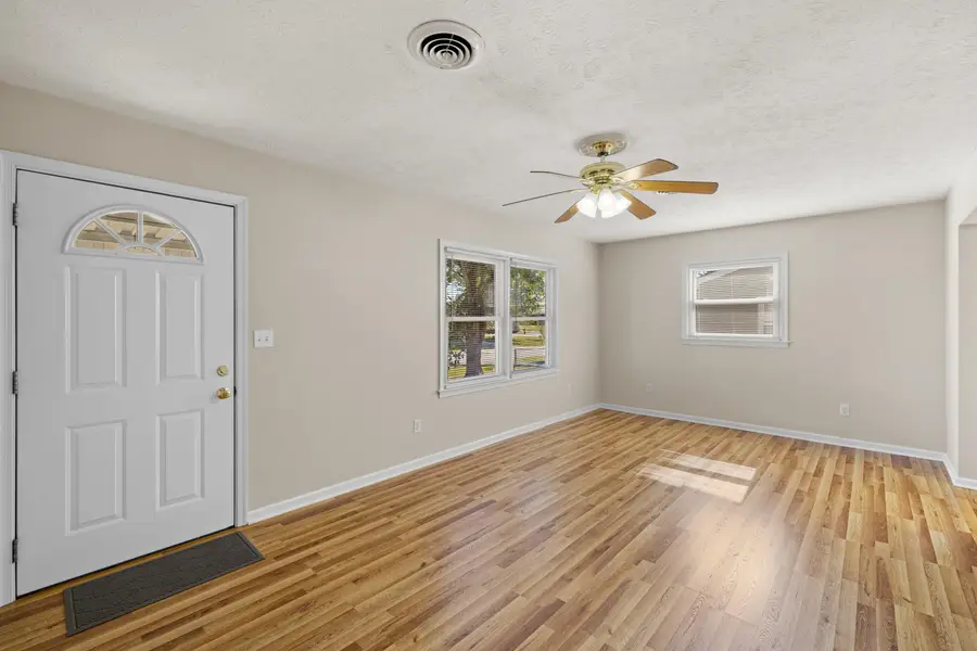 16 Kelford St, Verona, VA 24482 - Image #2