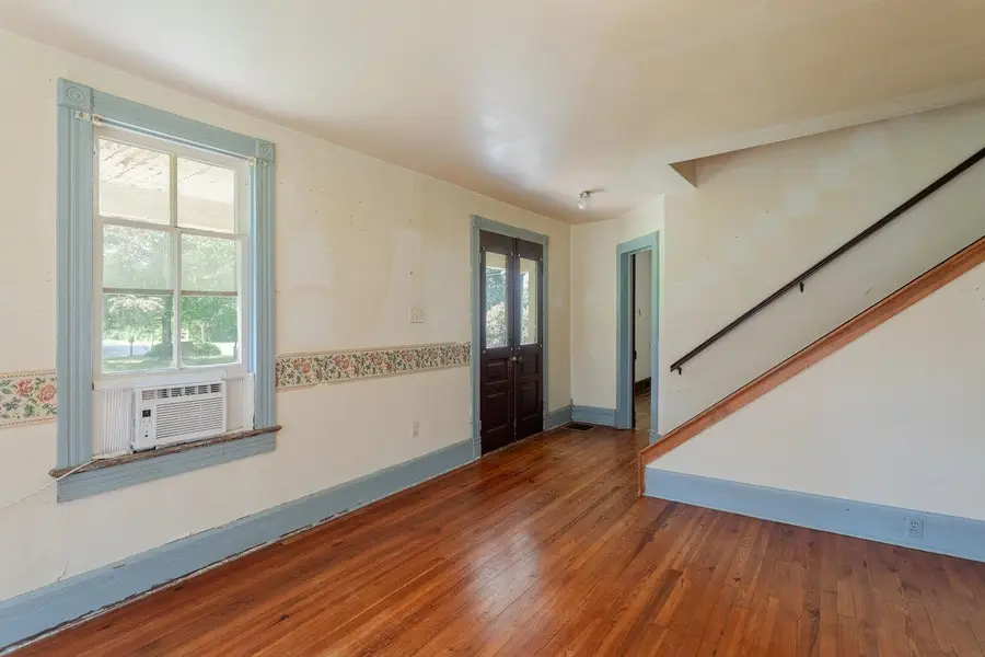 98 Cottonwood Ave, Grottoes, VA 24441 - Image #3