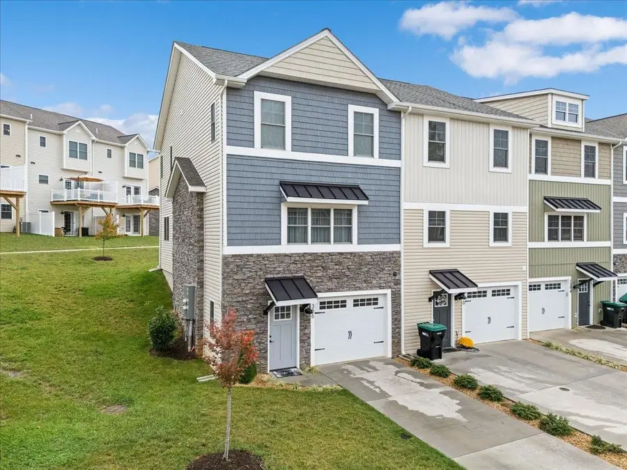 1386 Palomino Trl, Massanetta Springs, VA 22801 - Image #2