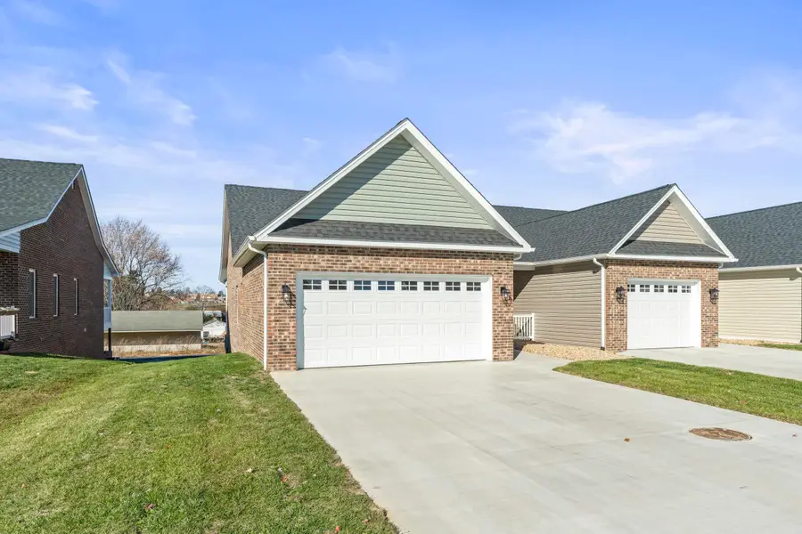 62 Fossil Dr, Stuarts Draft, VA 24477 - Image #2