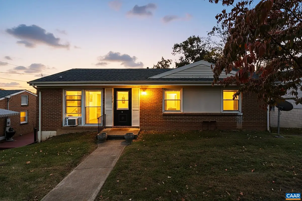 609 B St, Staunton, VA 24401 - #1