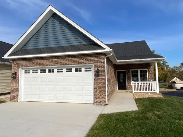 68 Fossil Dr, Stuarts Draft, VA 24477