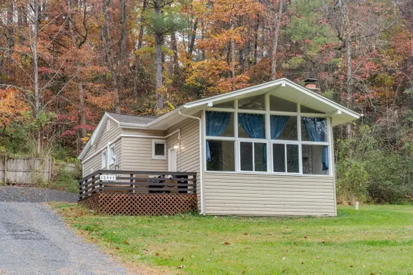 10545 Falling Pine Ln, Dayton, VA 22821