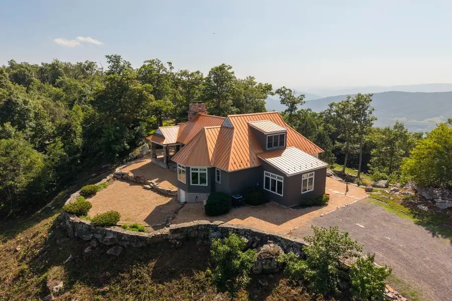 504 Airport Dr, Hot Springs, VA 24445 - #3