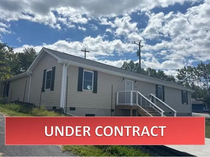 600 Bayard Ave N, Waynesboro, VA 22980 - #1