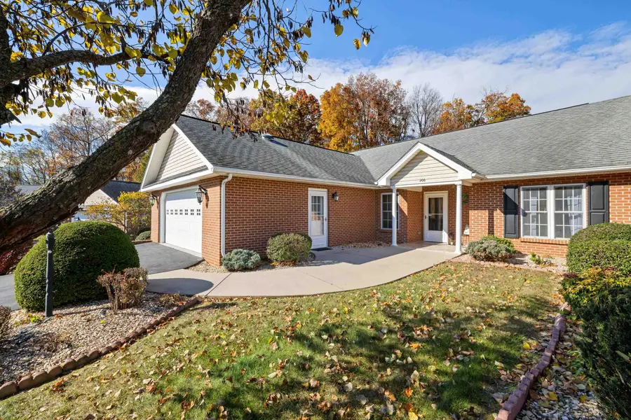 206 Red Oak Dr, Staunton, VA 24401 - Image #2