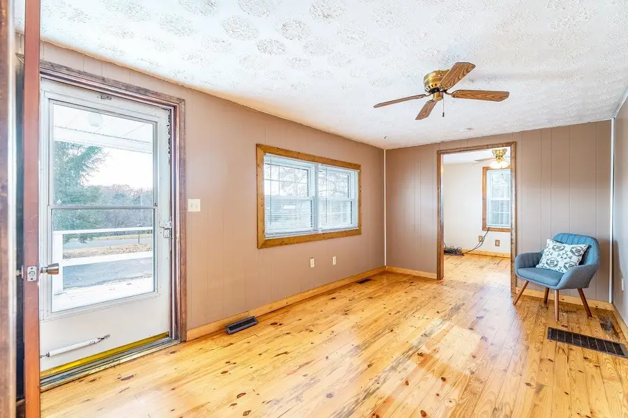 482 Sangers Ln, Staunton, VA 24401 - Image #3