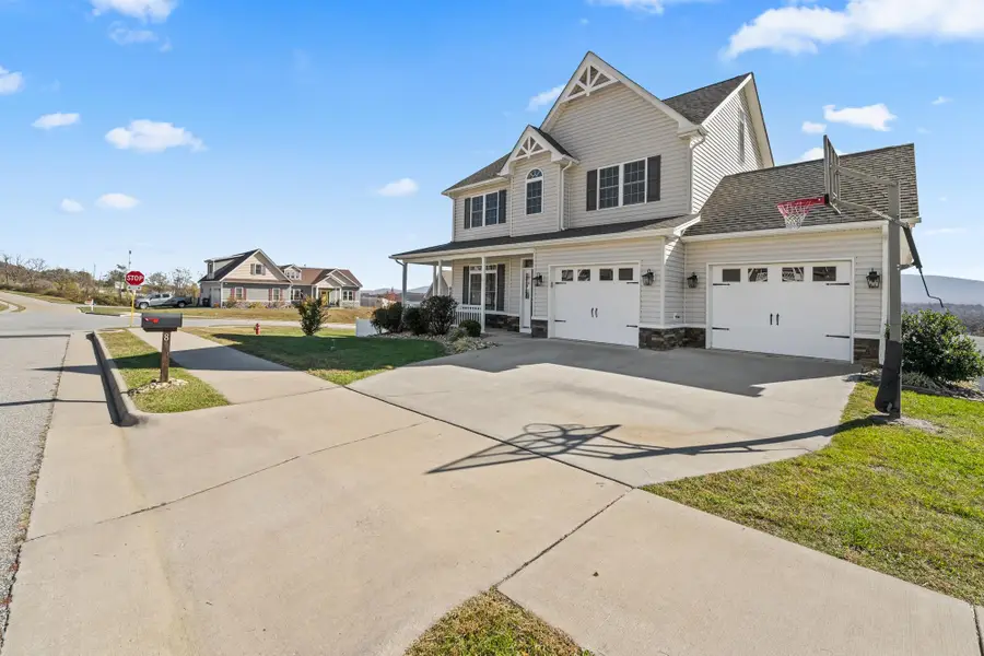 8 Mcilwee Ln, Staunton, VA 24401 - Image #2