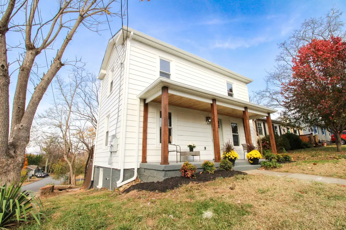 802 Burwell Ave, Staunton, VA 24401 - Image #1