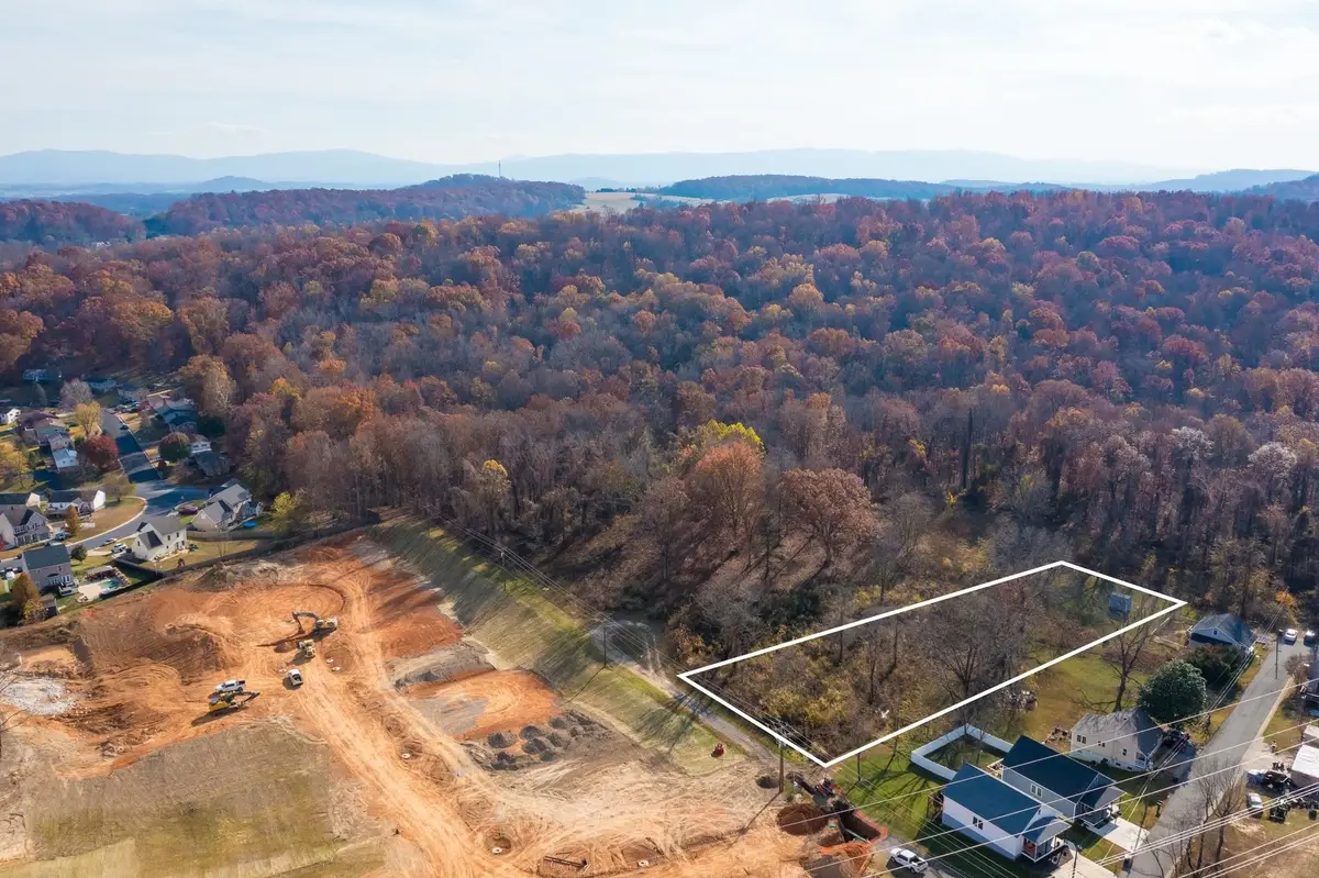 908,910,910a Moore St, Staunton, VA 24401 - Image #1