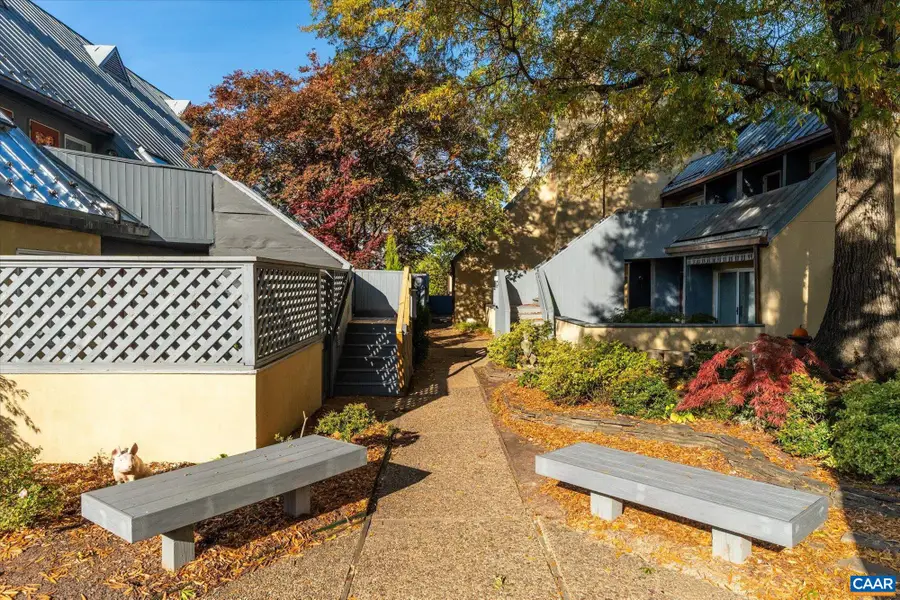 301 2nd St Nw, Charlottesville, VA 22902 - Image #2