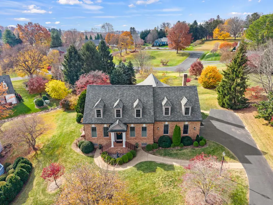 202 Kings Sq, Staunton, VA 24401 - Image #2