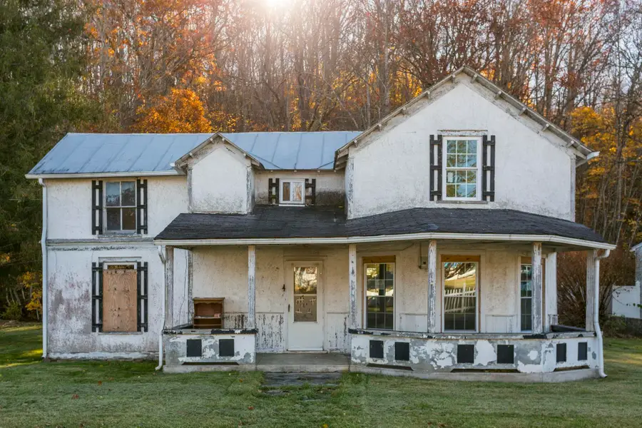 165 W Railroad Ave, Craigsville, VA 24430 - Image #2