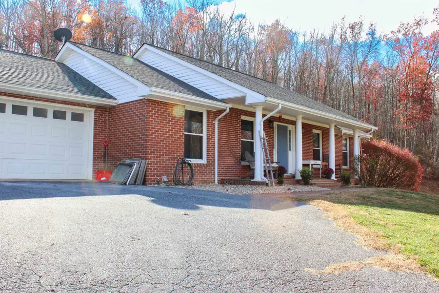 169 Calf Mountain Rd, Waynesboro, VA 22980 - Image #2