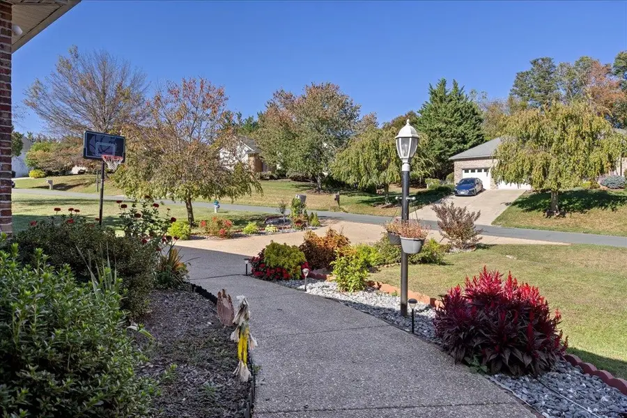 2915 Barrington Dr, Massanetta Springs, VA 22801 - Image #3