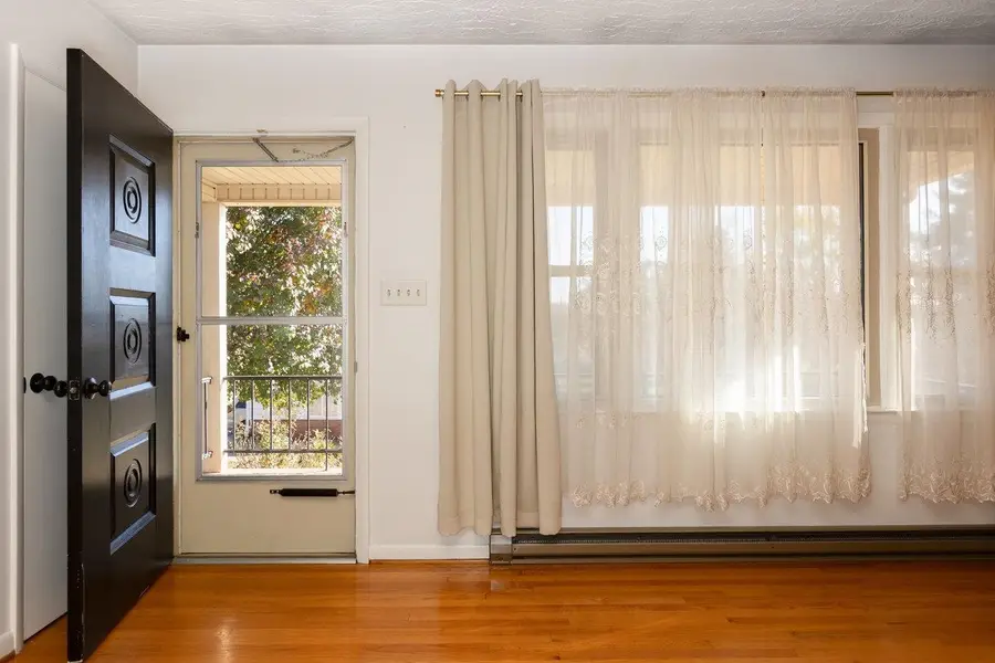 733 Hillview Dr, Dayton, VA 22821 - Image #3