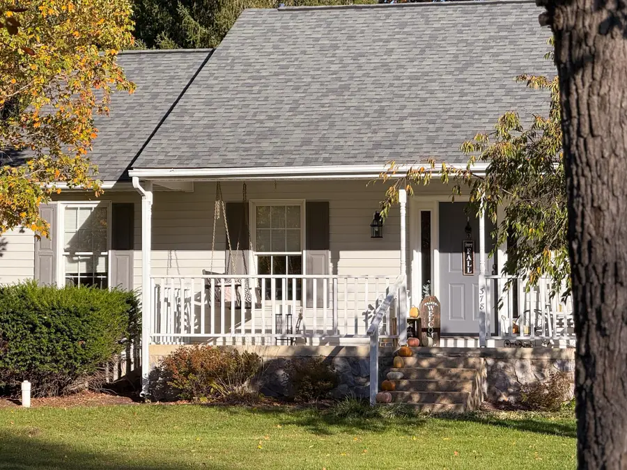 378 Forest Springs Dr, Stuarts Draft, VA 24477 - Image #2
