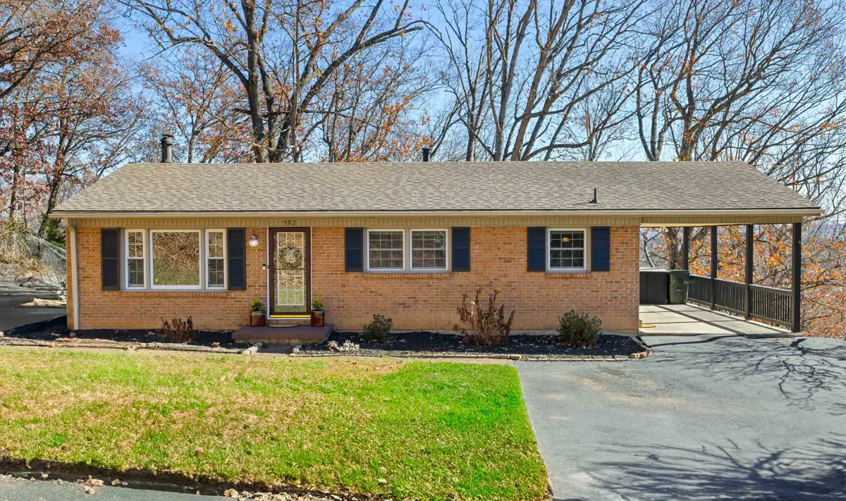 582 Hilltop Dr, Staunton, VA 24401 - Image #1