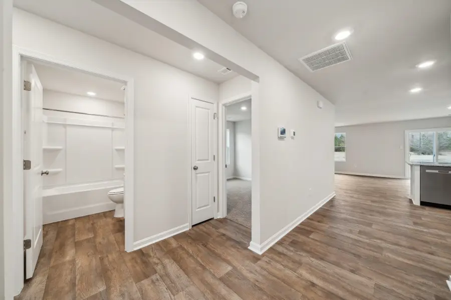 102 Fieldcrest Ln, Staunton, VA 24401 - Image #2