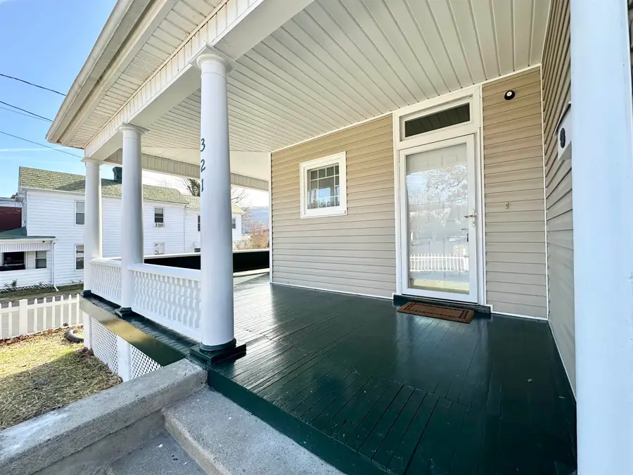 321 Pine St, Clifton Forge, VA 24422 - Image #3