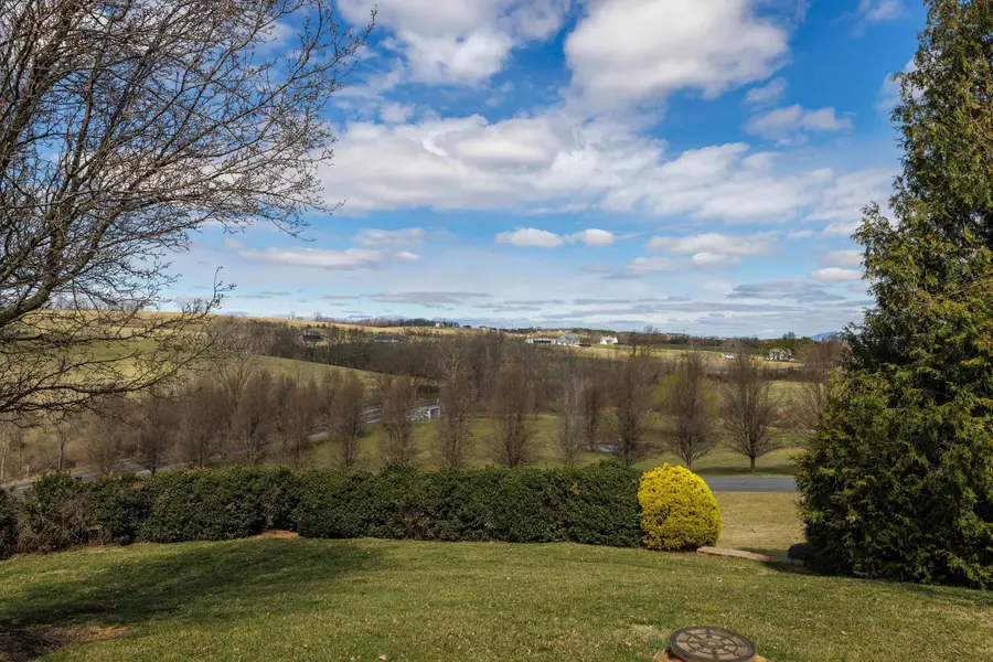 635 Long Meadow Rd, Fishersville, VA 22939 - Image #2