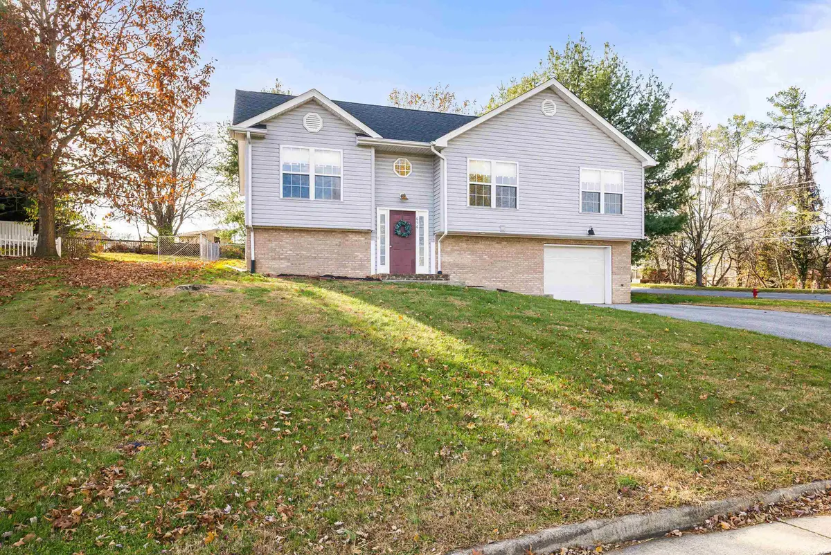 656 Edwardian Ln, Waynesboro, VA 22980 - Image #1