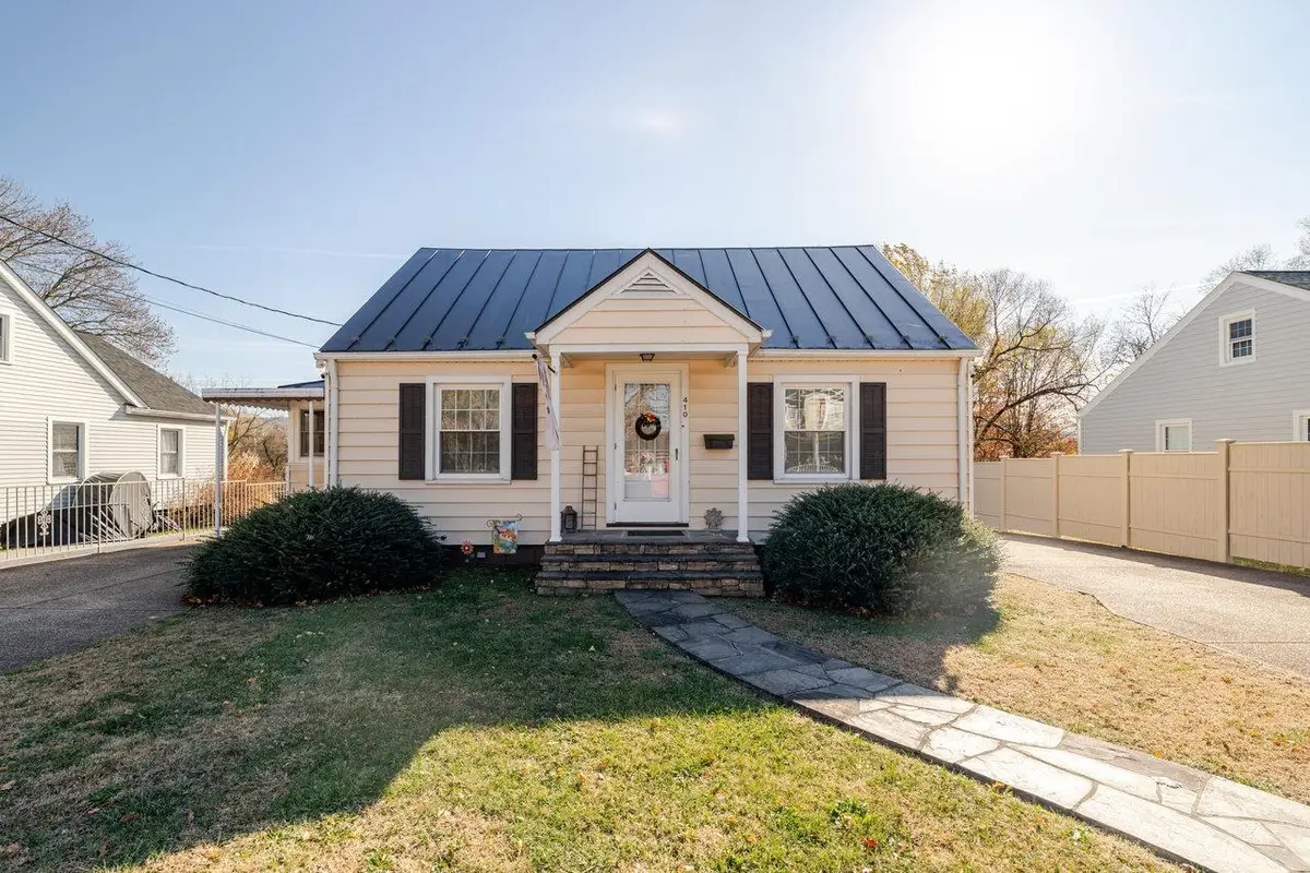 410 Rockingham St E, Elkton, VA 22827 - #1