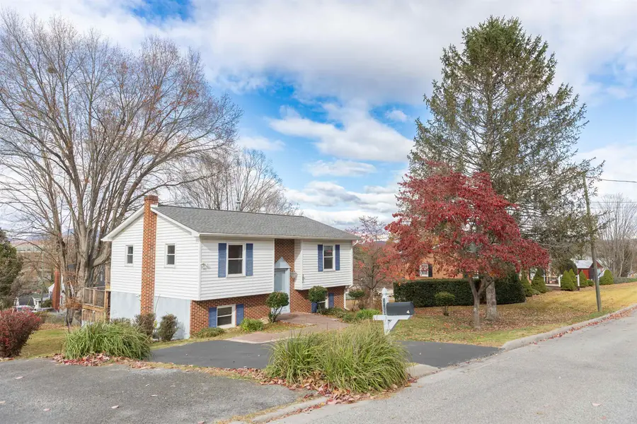 303 Summit St, Lexington, VA 24450 - Image #2