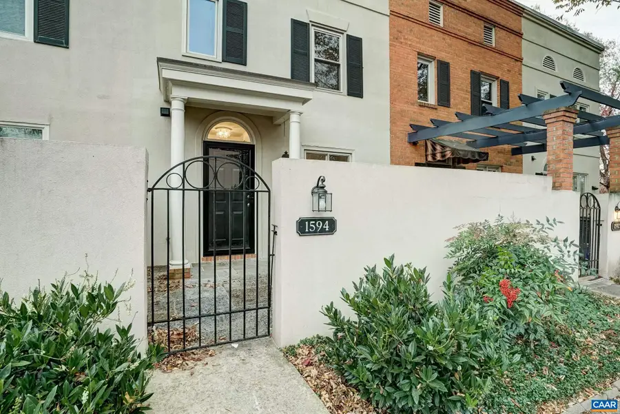 1594 Garden Ct, Charlottesville, VA 22901 - Image #2