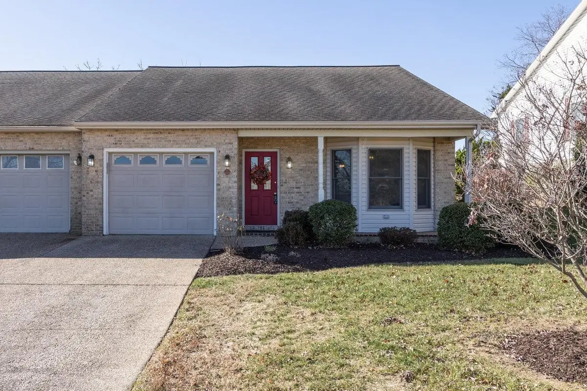 324 Diana Ct, Ashby, VA 22801 - Image #1