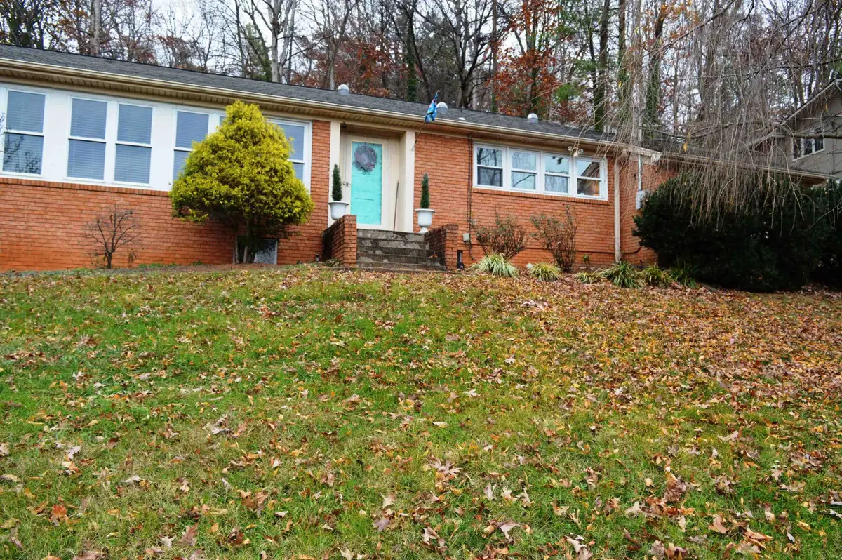 1229 Woodcrest Cir, Harrisonburg, VA 22801 - Image #1