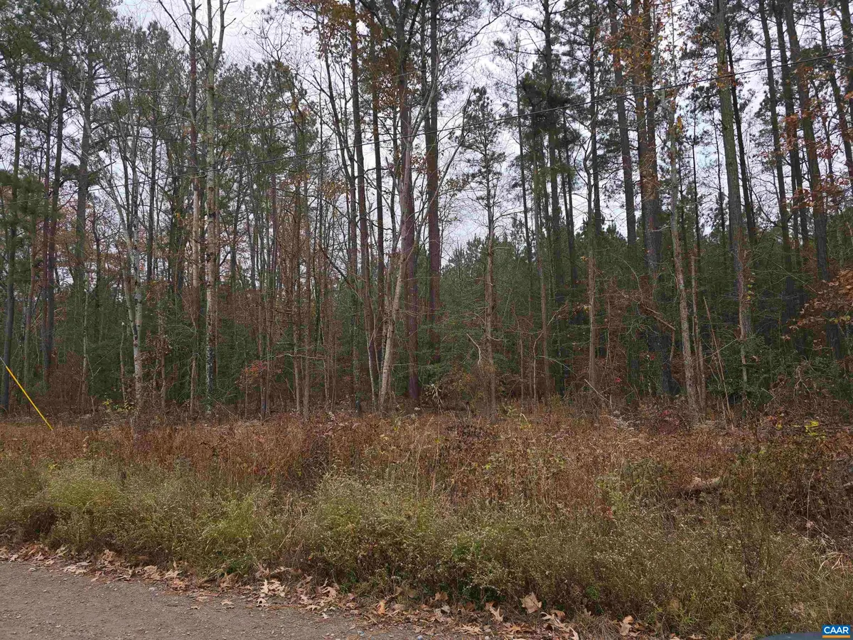 16 Evergreen Dr, Colonial Beach, VA 22443 - Image #1