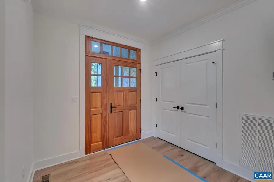 46 Borthwick St, Crozet, VA 22932 - #2