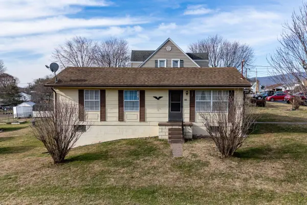 502 Seventh St, Elkton, VA 22827