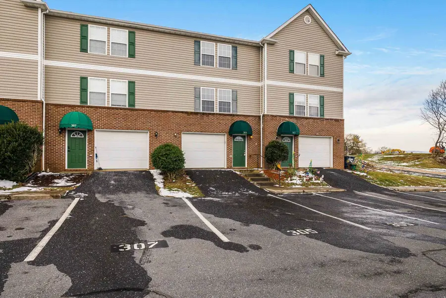 305 Emerson Ln, Harrisonburg, VA 22801 - Image #2