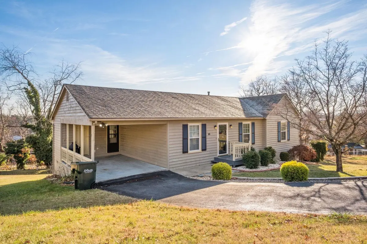 619 Essex Dr, Staunton, VA 24401 - Image #1