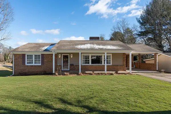 2 Mccormick St, Lexington, VA 24450