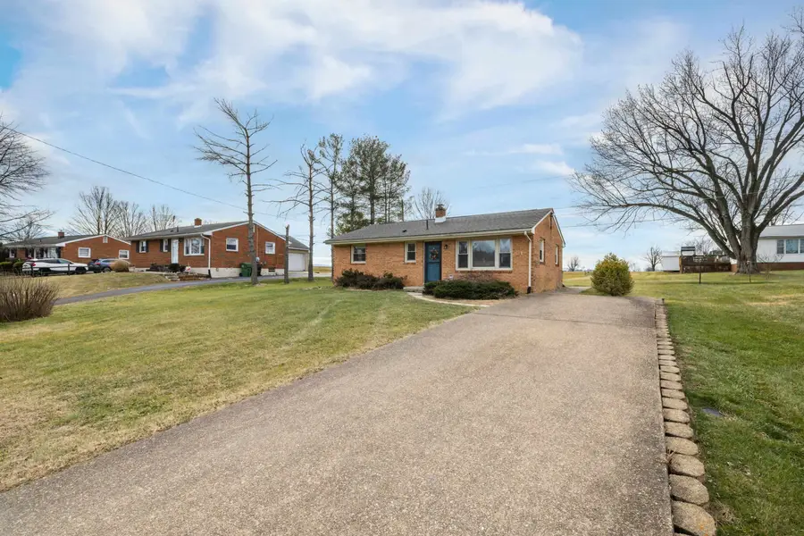19 Pleasant Valley Dr, Weyers Cave, VA 24486 - Image #2